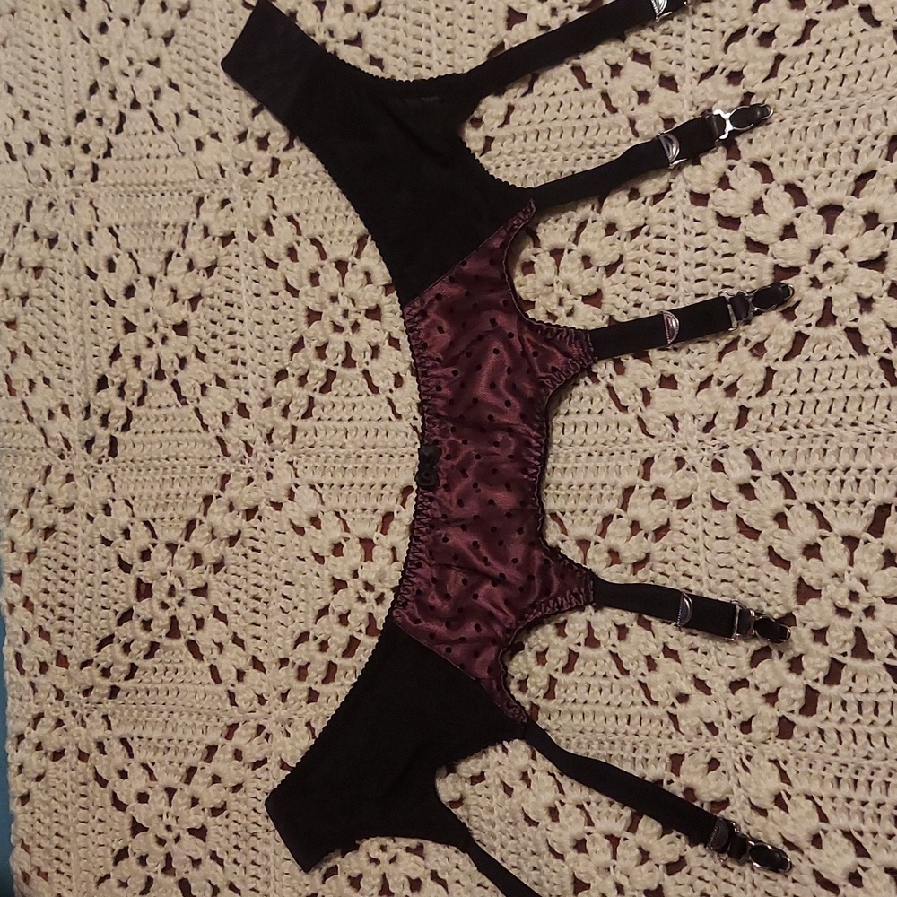 Suspender belt/ garter belt US-6/ UK-10
